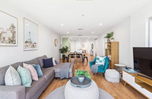Glenelg Apartment | Belle Escapes - Aquarius on Colley Terrace 2 bed-2bath with sea views