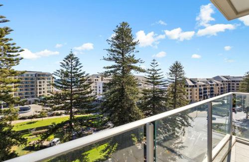 Glenelg Apartment | Belle Escapes - Aquarius on Colley Terrace 2 bed-2bath with sea views