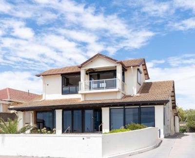 Somerton Park House | Belle Escapes - Ocean Breeze Family Villa