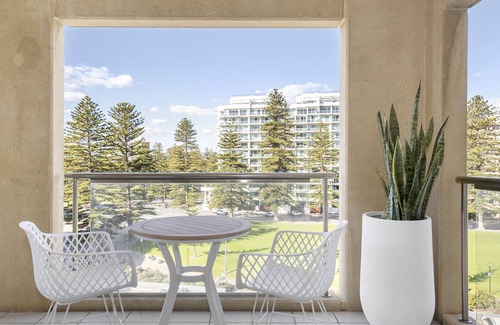 Glenelg Apartment | Belle Escapes - Park View Family Stay at the Pier