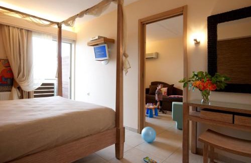 Karvelas Hotel | Belle Helene Hotel