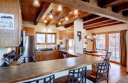Warrior's Mark West House | Belle Vue Estate: Mountain Views and Private Hot Tub