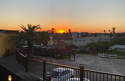 Port Aransas Apartment | Belles Sea Inn