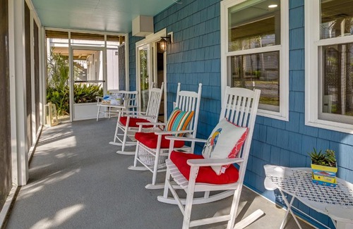 Garden City Apartment | Below Deck Beach House Walk to the Ocean!