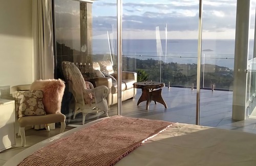 Korora House | Belvedere, cleverly designed with magnificent panoramic views from every room in the house.