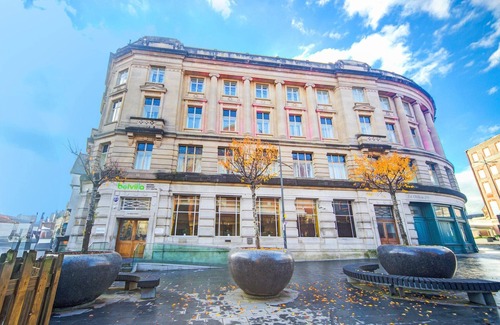 Newport Apartment | Belvilla Newport City Centre Lifestyle