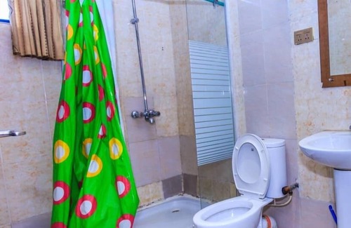 Alimosho House | BEN AUTO guest house