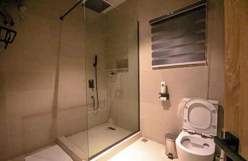 Etete Apartment | Benin City Blissful Apartment - Cozy 2BR Retreat