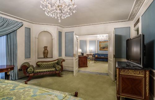 Courtfield Hotel | Bentley London