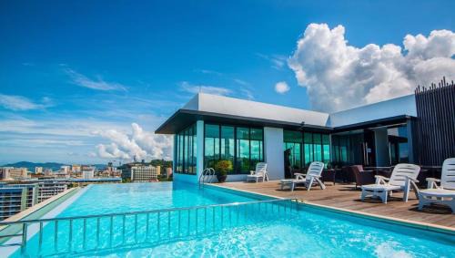 Downtown Kota Kinabalu House | Ber-Santai @Sky Hotel Suites
