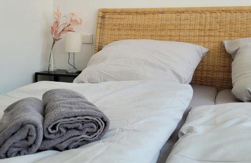 Bergisch Gladbach Apartment | Berg Messe EG, 2,5 Zimmer, Homeoffice, W-Lan