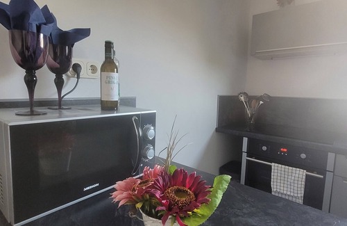 Bergisch Gladbach Apartment | Berg Messe OG, 2 Zimmer, W-lan, Homoffice