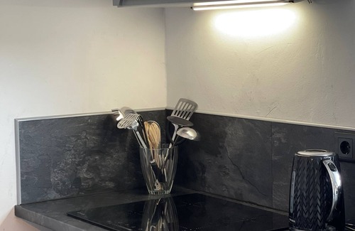 Bergisch Gladbach Apartment | Berg Messe OG, 2 Zimmer, W-lan, Homoffice