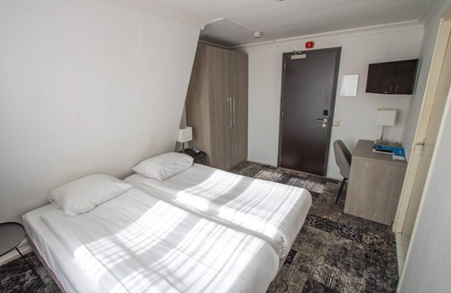 Bergen Hotel | Bergen Getaway | Cozy Haven w/On-Site Dining | Dunes, Nature & Beach Escape
