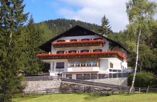 Senale San Felice House | Berggasthof Pension Pfitscher