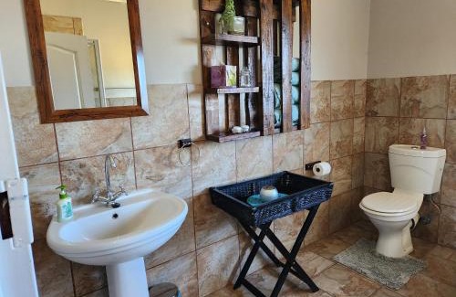 Hekpoort House | Berlouri Guest House