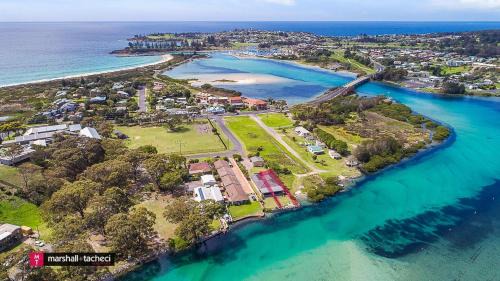 Bermagui House | Bermagui River View - Unit 1,1 Lindo Street 3 bdrm Villa