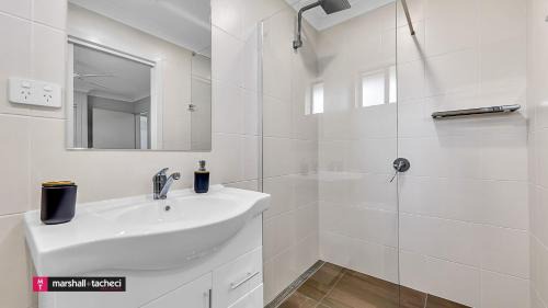 Bermagui House | Bermagui River View - Unit 1,1 Lindo Street 3 bdrm Villa
