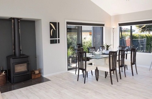 One Tree Point Cottage | BERMUDA BEAUTY - ONE TREE POINT HOLIDAY HOME in Whangarei District