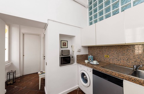 Rione XIV Borgo Apartment | Bernini al Borgo