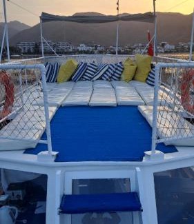 Icmeler Boat Rental | Berrak1 private yacht