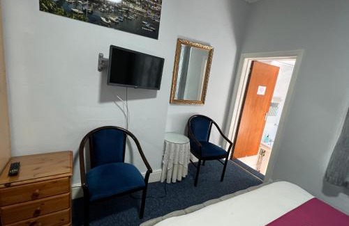 Paignton Bed & Breakfast | Berry Hotel
