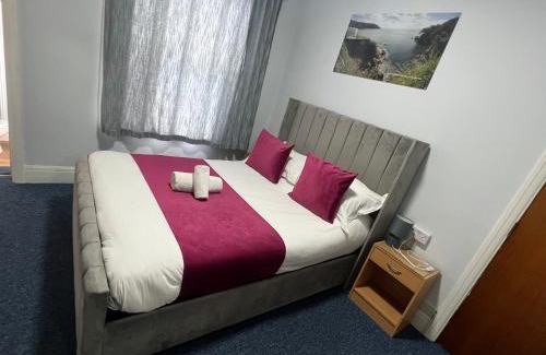Paignton Bed & Breakfast | Berry Hotel