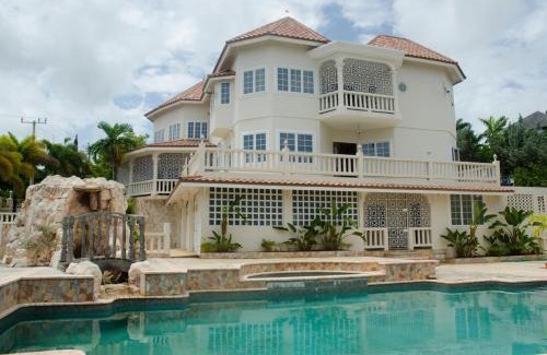 IronShore Estates Apartment | Bertrann Bed & Breakfast