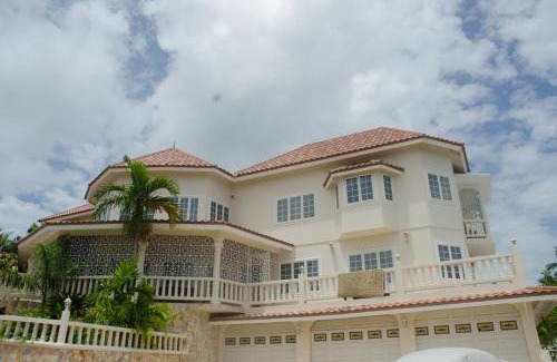 IronShore Estates Apartment | Bertrann Bed & Breakfast