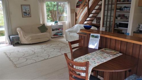 Waikanae House | Beside the lagoon - Waikanae Beach