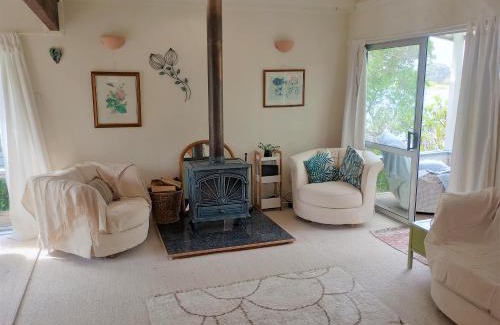 Waikanae House | Beside the lagoon - Waikanae Beach