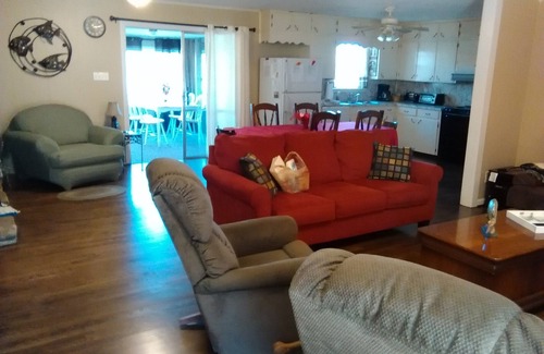 Jasper House | BEST DEAL on SMITH LAKE/Level/Convenient/Great Beautiful View
