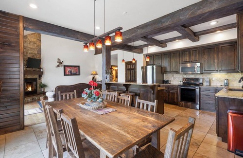 Lampe House | Best Family Friendly Getaway! Luxury Lakefront Villa Dock, Pools, Free Resort Amenities