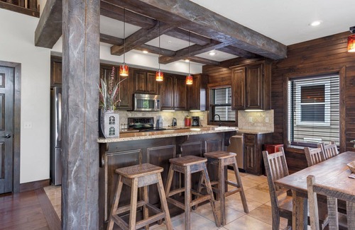 Lampe House | Best Family Friendly Getaway! Luxury Lakefront Villa Dock, Pools, Free Resort Amenities