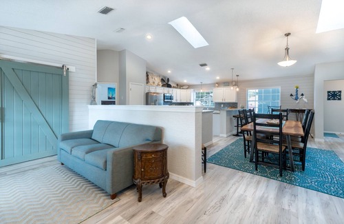 Tarpon Springs House | Best Family Vacation at the Beach or the Pool.