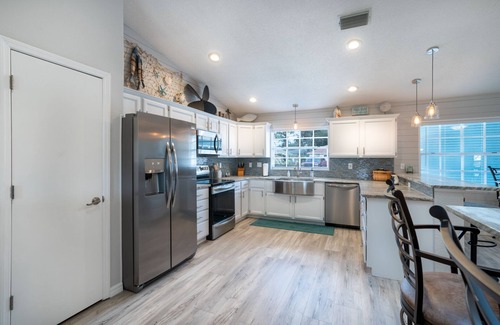 Tarpon Springs House | Best Family Vacation at the Beach or the Pool.