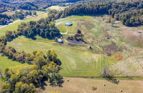 Logan House | Best Hocking Hills Cabin with Hot tub sleeps 8 Red Brick Ranch