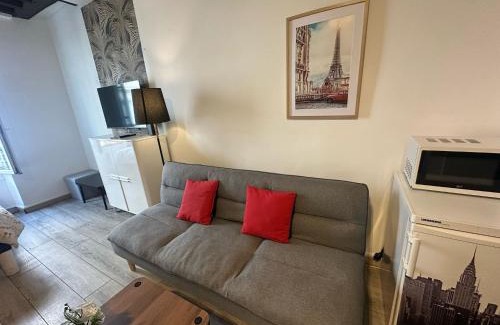 8th Arrondissement Apartment | Best Inn Ponthieu Paris