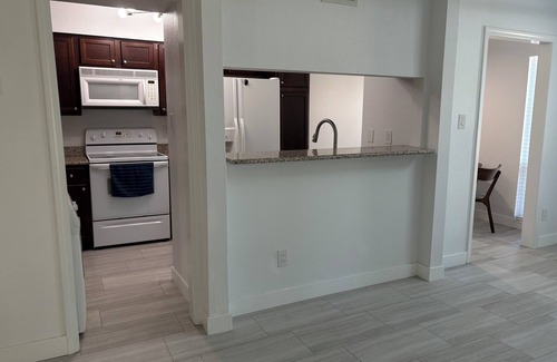 Winchester Condo | Best Kept Secret! Las Vegas Country Club Golf Course Guard Gated, strip 1.5 mile