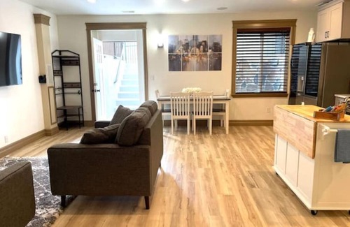 Kaysville House | “Best Kitchen & Super Comfy Beds” & Starbucks-Kaysville Apt