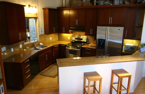 Kamuela House | Best location Long term rentals available
