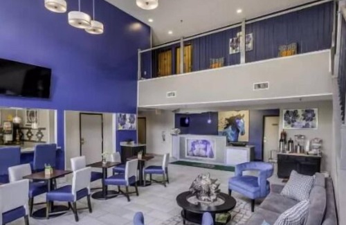 Lexington Resort | Best Place to Stay in Kentucky! Free Parking, Free Breakfast, Pool