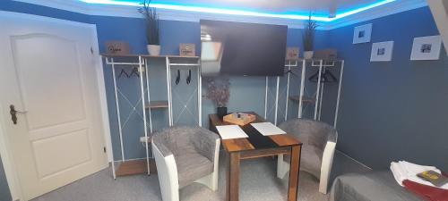 Wittenberge Apartment | Best-Preis -VIP Lounge- mit Netflix, Self-Check-In, eBike Ladestation, Fahrradraum, WLAN und Netflix - direkt am Elberadweg im Herzen von Wittenberge