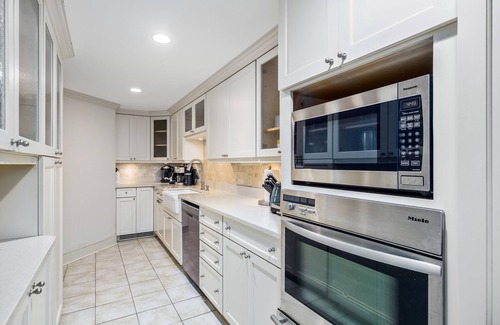 Washington Depot House | BEST TOWN-WASHINGTON! NYC 2Hrs "Calhoun5BR" POSHPADSCT Ski,Spa&Pool, Bikes,Views