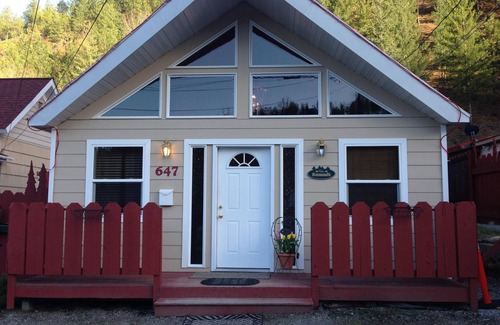 Kellogg House | Best Value! Sleeps 6 - No Hot Tub