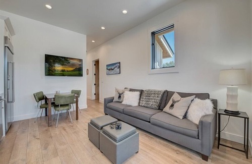South Snyderville Basin House | Best Views and Location to Park City Mountain