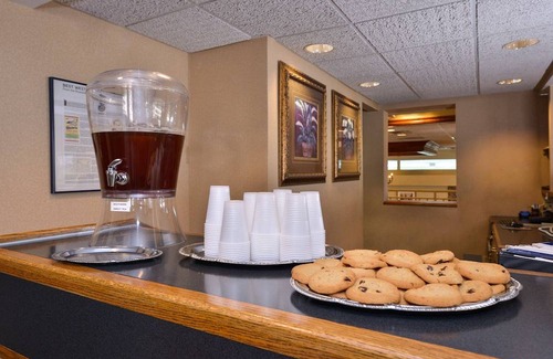 Downtown Branson Hotel | Best Western Plus Landing View Inn & Suites