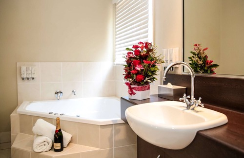 Roma Hotel | Best Western Bungil Creek Motel