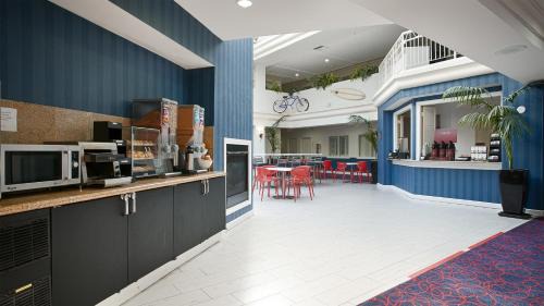 Westside Santa Cruz Hotel | Best Western Plus All Suites Inn