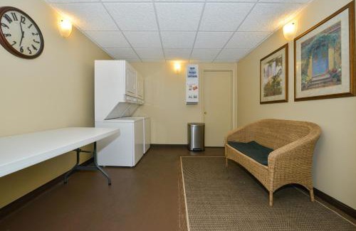 Downtown Branson Hotel | Best Western Plus Landing View Inn & Suites
